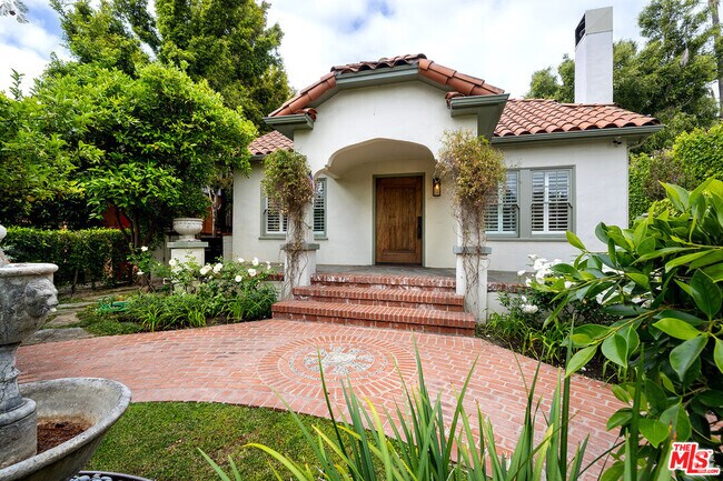 Building Photo - 521 Westbourne Dr Rental