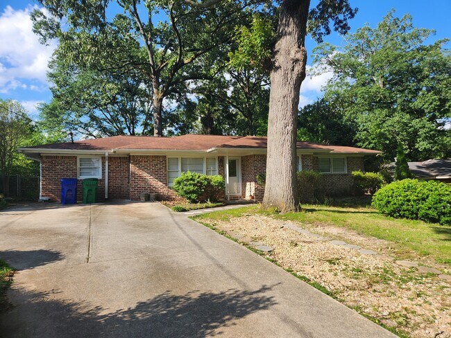 Photo - 2873 Belaire Cir House