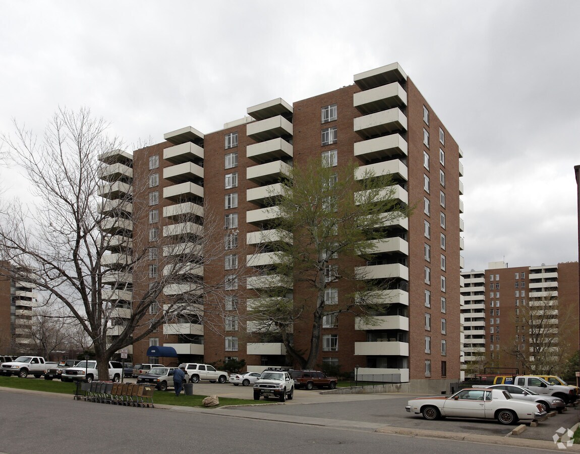 Van Dyke Apartments - Van Dyke Apartments