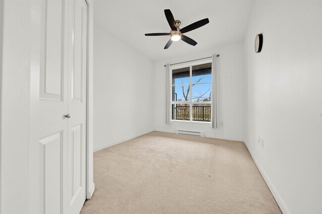 2 - Bed + 2 - Bath Condo for Rent in Surrey!
