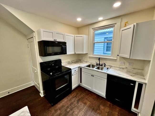 Photo - 604 N Park St