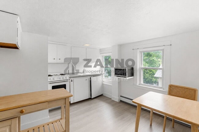 Photo - 82 Burlington St Unit 3