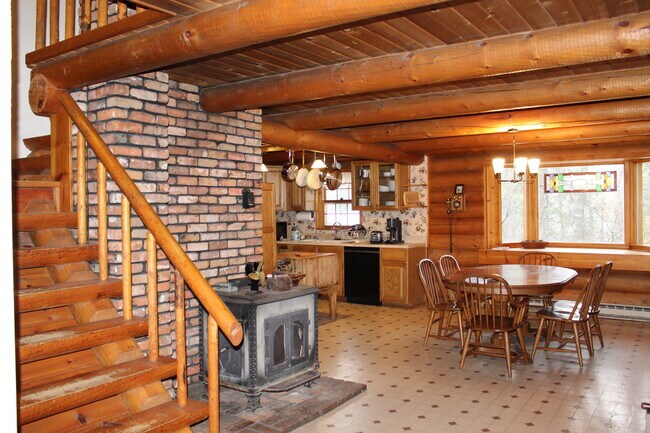 Photo - 502 Snowberry Ln