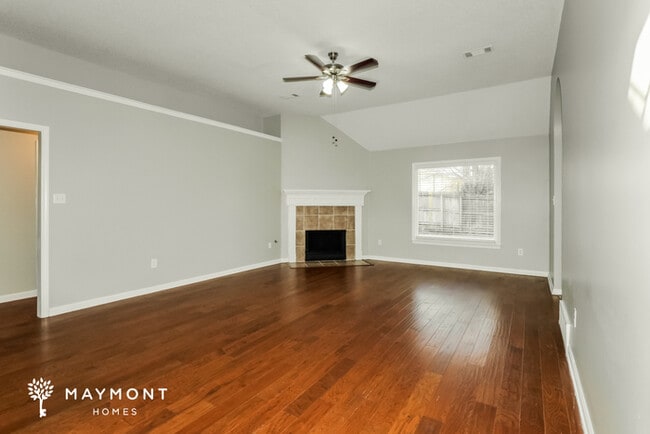 Photo - 1875 Carlyn Cove