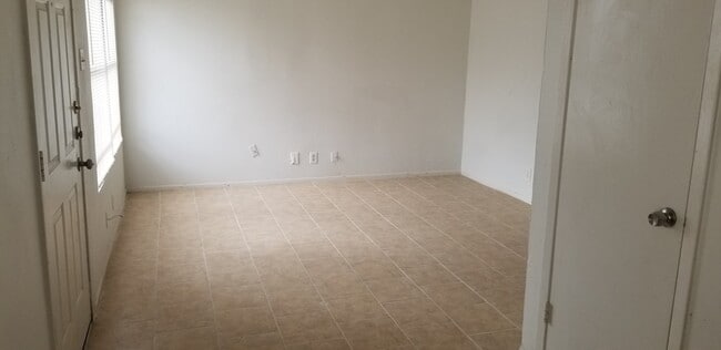 Photo - 4223 Woodmanor Dr Unidad 1