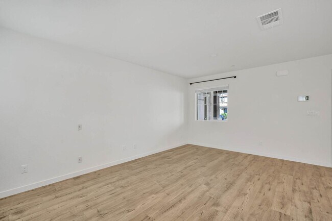 Photo - 4392 Silver Cedar Ln