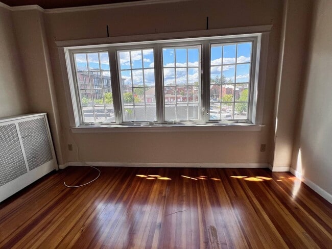 Photo - 137 S Ferry St