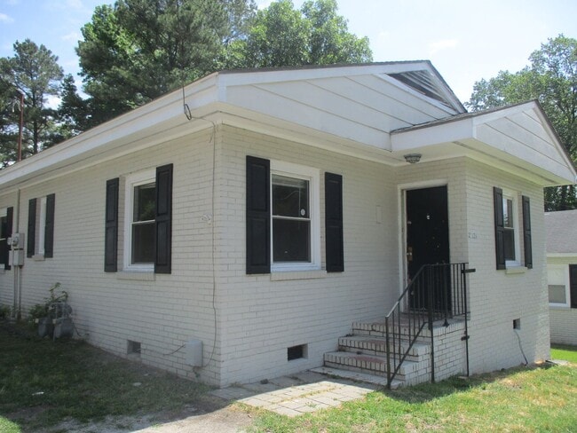 Building Photo - 2112-A Elvira