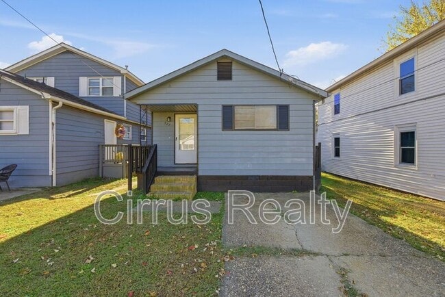 Building Photo - 327 Sycamore Ave