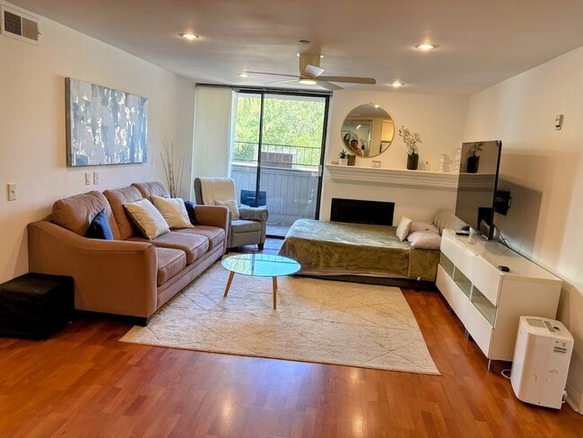 Photo - 850 State St