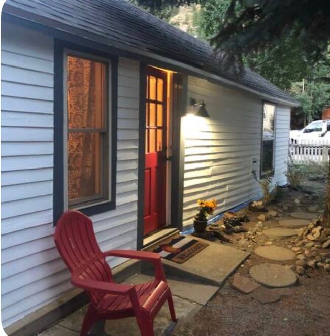 Photo - 913 Griffith St