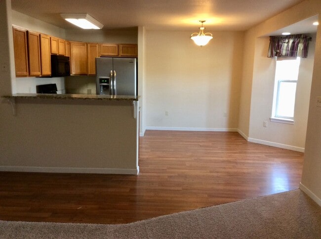 Photo - Spacious Condo for Rent in Dickinson