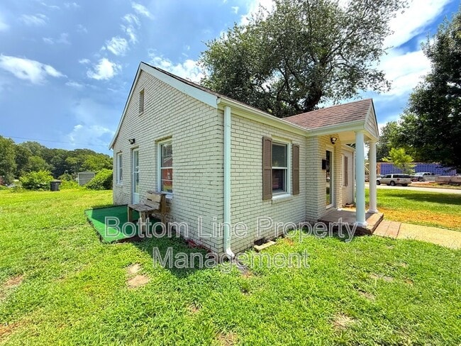 Photo - 516 Concordia Ave