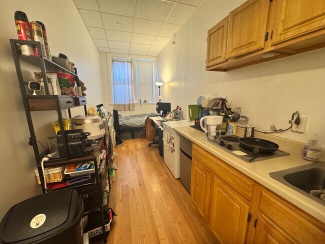 Photo - 405 Beacon St Unit 2