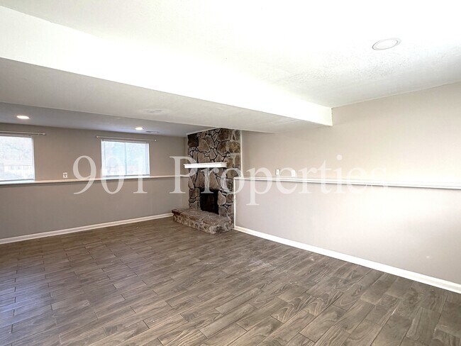 Photo - 6835 Autumnhill Ln