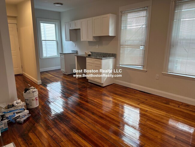 Photo - 16 R Warren Ave Unit 2