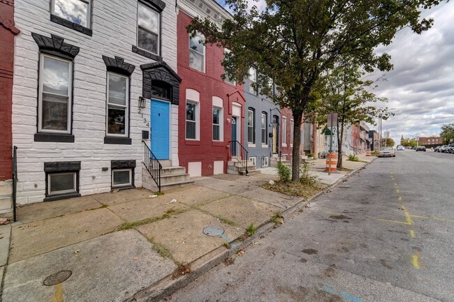 Photo - Beautifully Updated Townhome in Prime Loca...
