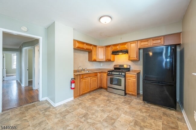 106 Broughton Ave