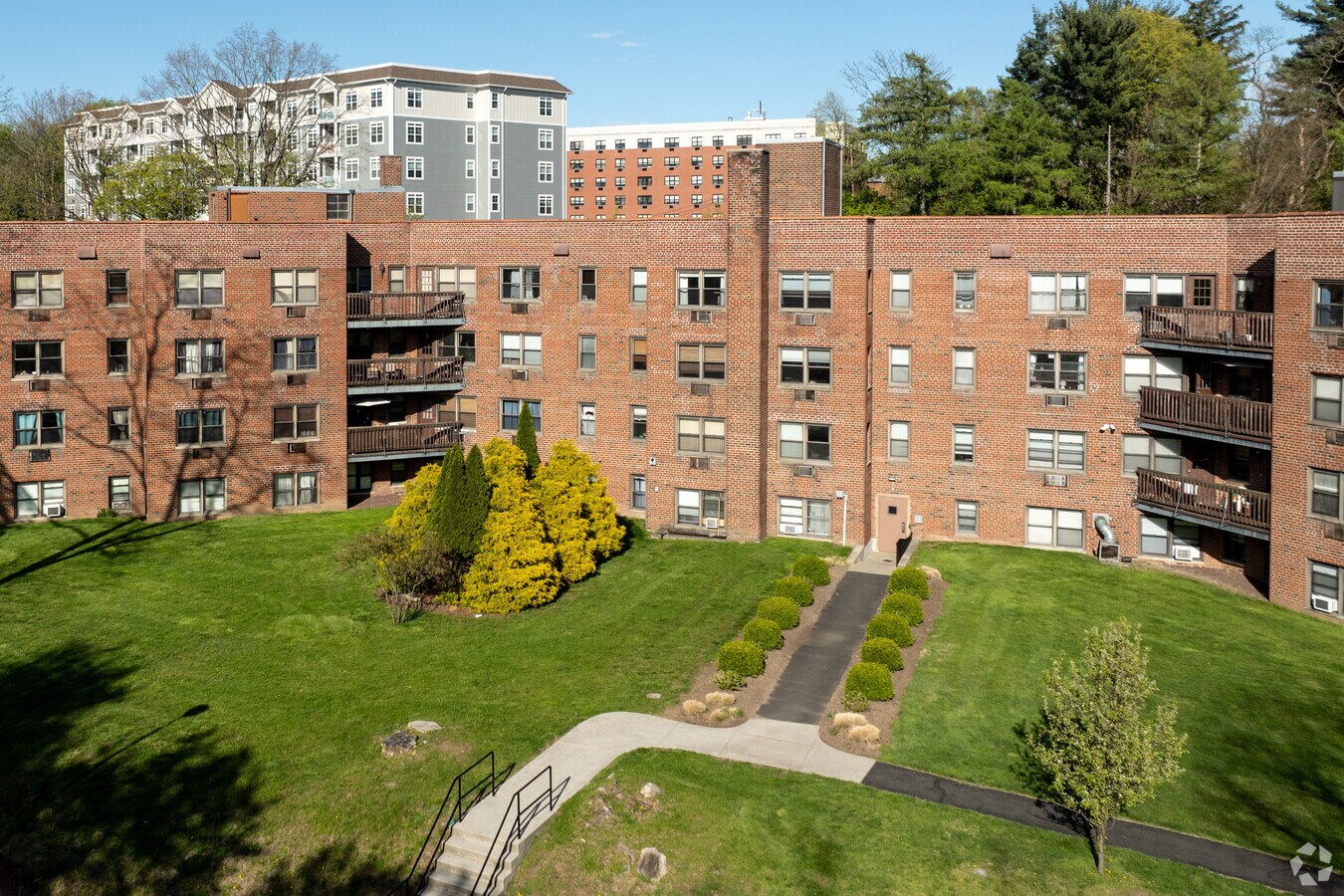 Photo - Oakdale Manor