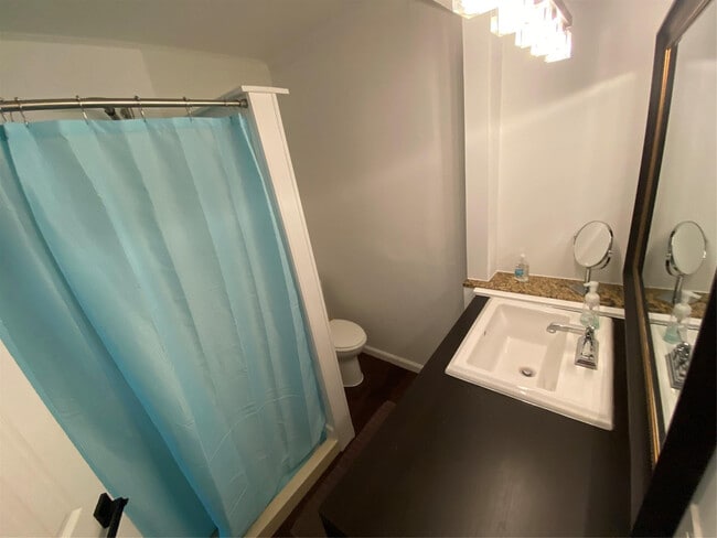 Photo - 2056 NE 9th Ave