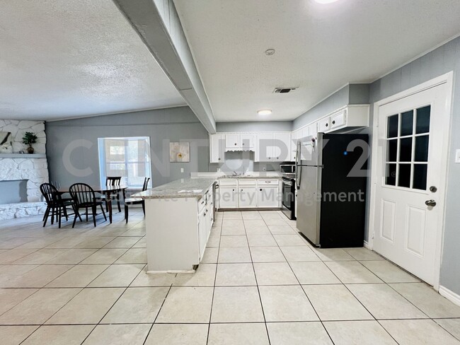 Photo - Beautifully Updated 5/3/2 in Fort Worth Fo...