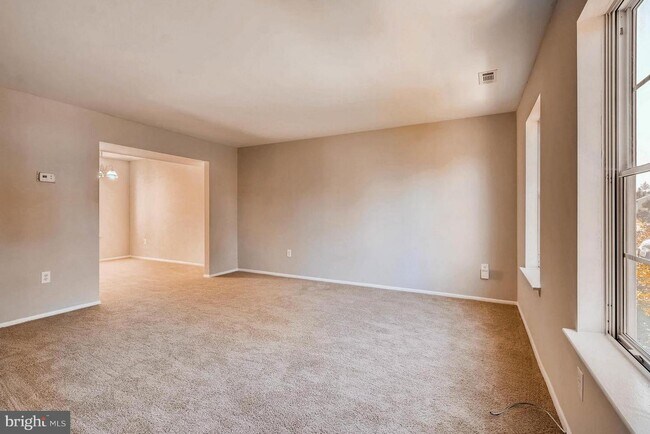 Photo - 915 Cambridge Ave