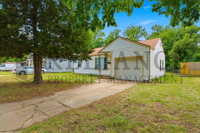 Photo - 2151 S Green St