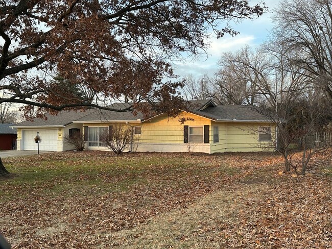 Charming 3-Bedroom Home for Rent in Iola, KS - Charming 3-Bedroom Home for Rent in Iola, KS