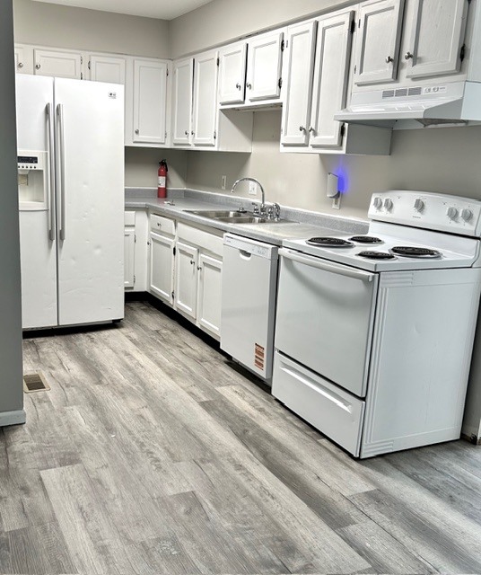 Photo - 2308 E Vermont Ave