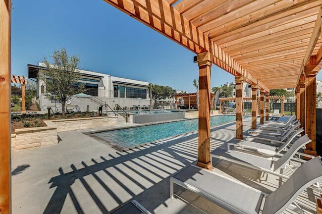 7522 1/2 West Slaughter Lane-SI FL1-ID1537446P