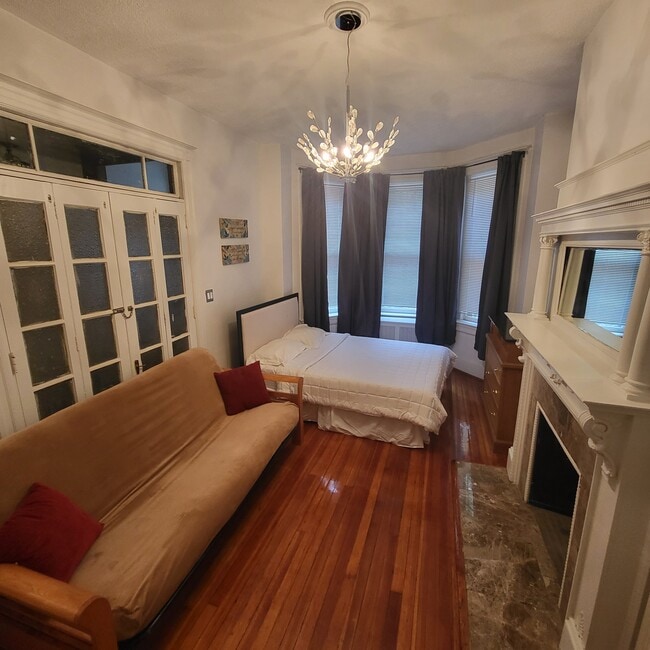 Photo - 1122 Columbia Rd NW