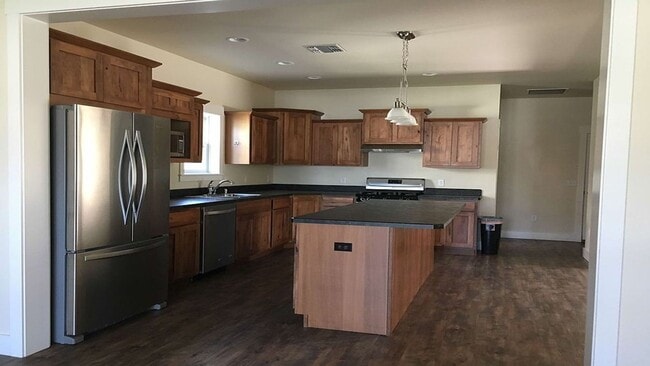 Photo - 4 bedroom, 3 bath home in Josephine Crossing