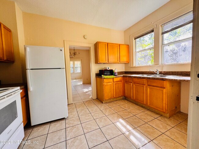 Photo - 1617 E 14th St