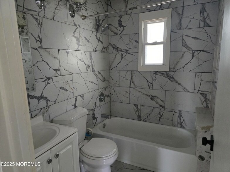 Photo - 297 Cambourne Dr