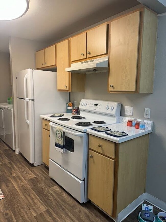 Photo - A New Wave of Living Here At Powell Court ... Unidad 65