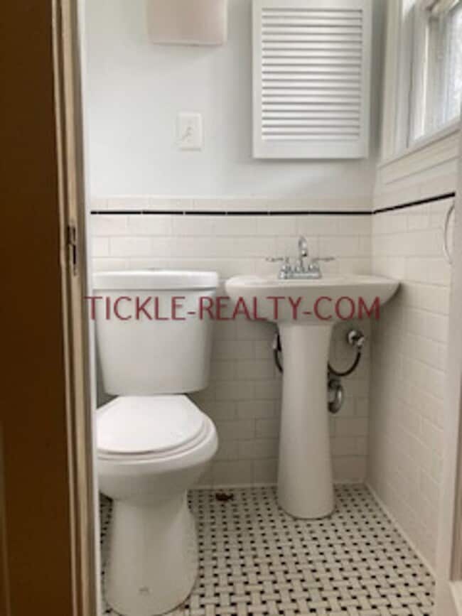 Photo - 3 Bed, 1.5 bath House in Laurelton Neighborhood