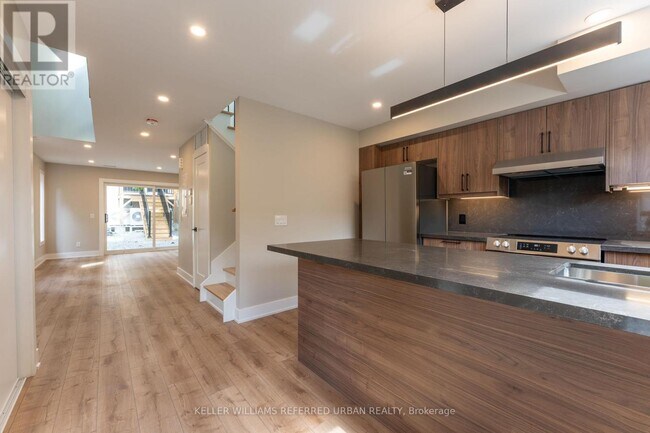 Photo - 352 Jones Ave