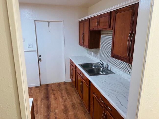 Photo - 1217 Holiday Pl