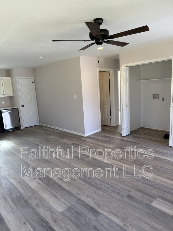 Photo - 13142 Big Oak Bay Rd