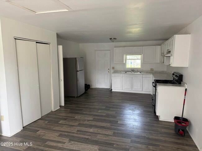 Photo - 4134 Corbett Cir