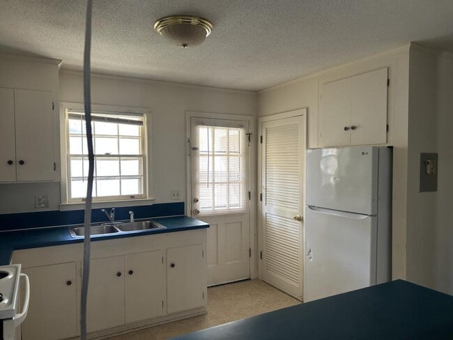 Photo - 608 Plum Dr