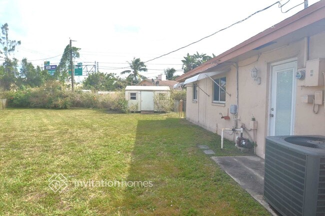 5220 SW 8th Ct