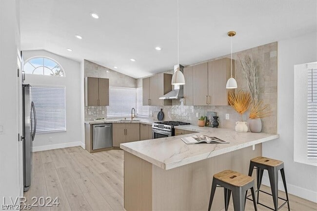 Building Photo - 8 Barton Spring Cir