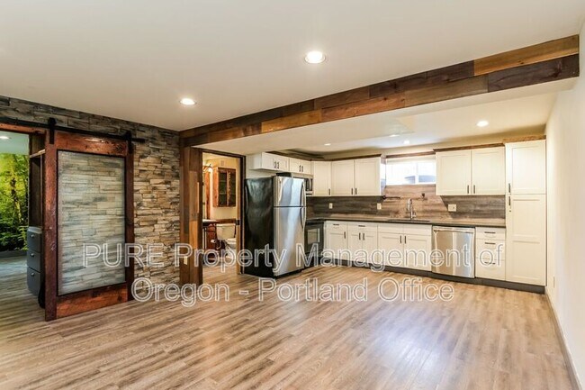 Photo - 2324 N Watts St Unit #B