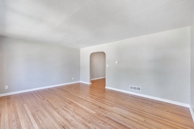 Photo - 710 Grignon St