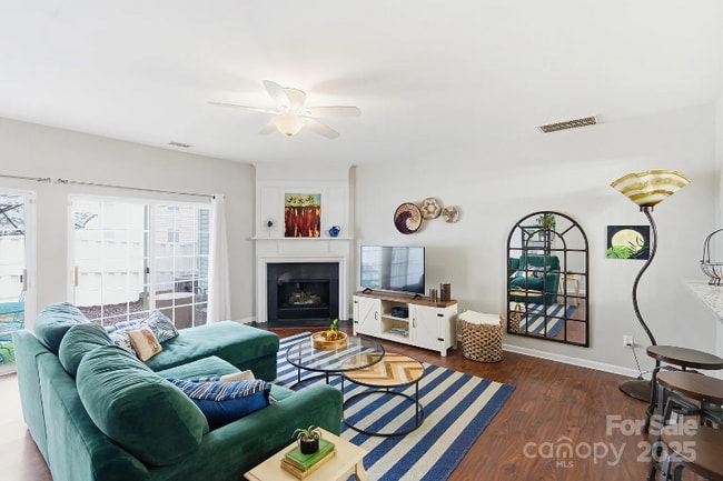 Photo - 6728 Rothchild Dr