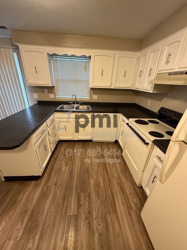 Photo - 413 W 11th St Unidad H57