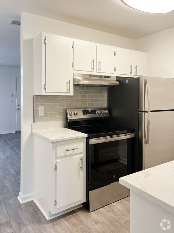 Building Photo - Park Avenue Villas Rental