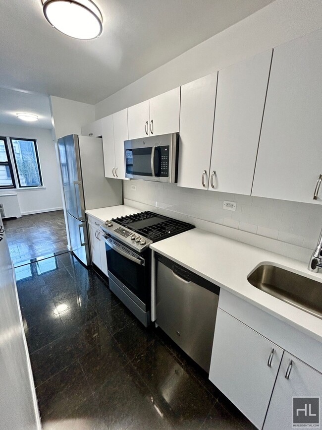 Photo - BEEKMAN PLACE Unit 7C