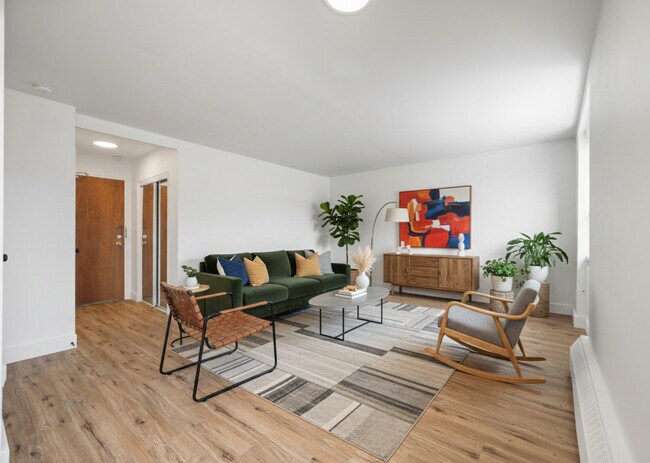 Photo - 1017 Woodbine